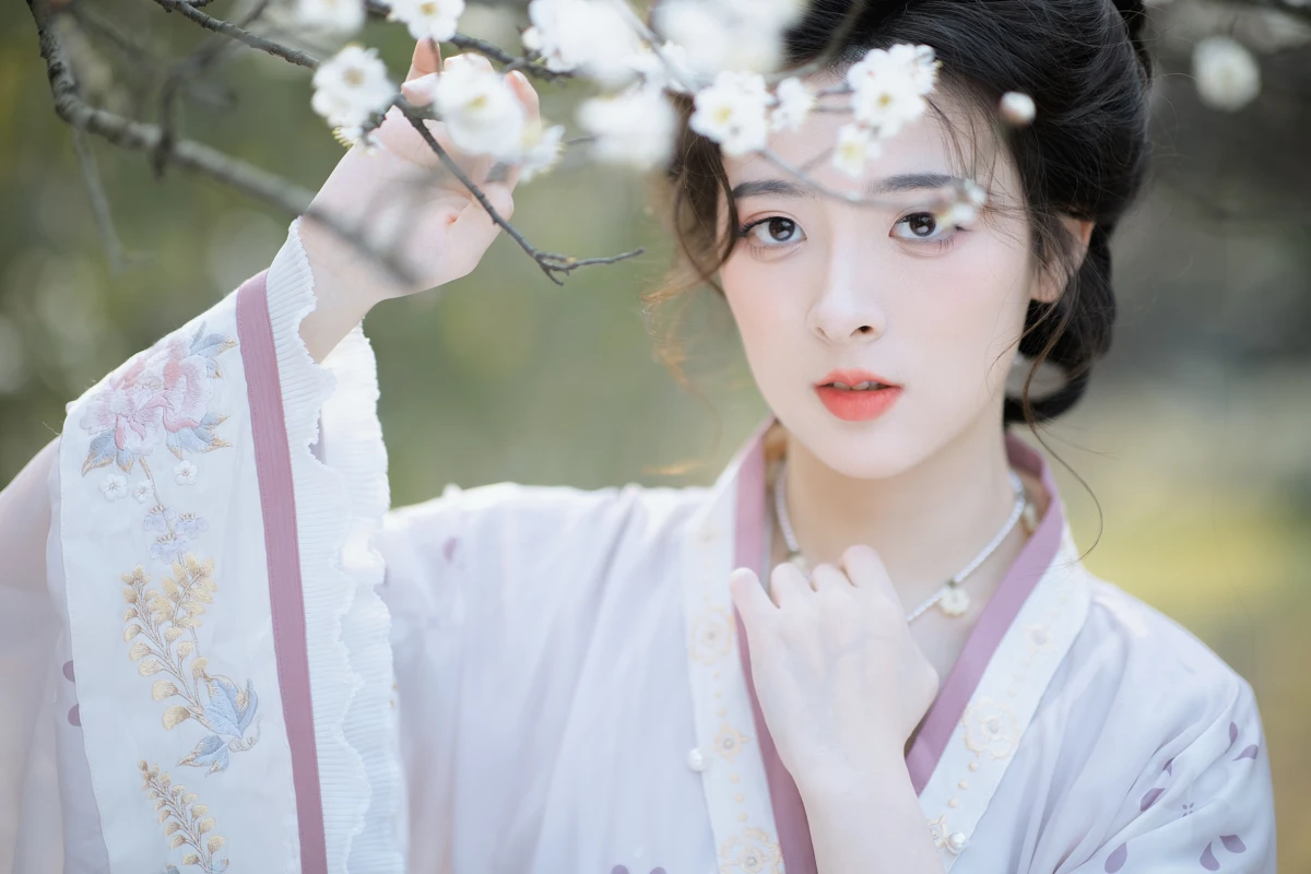 [YITUYU] 2023.03.08 Vol.3022 Exploring Plum Blossoms in Early Spring Ming Shu Cai Cai#[46P]-34