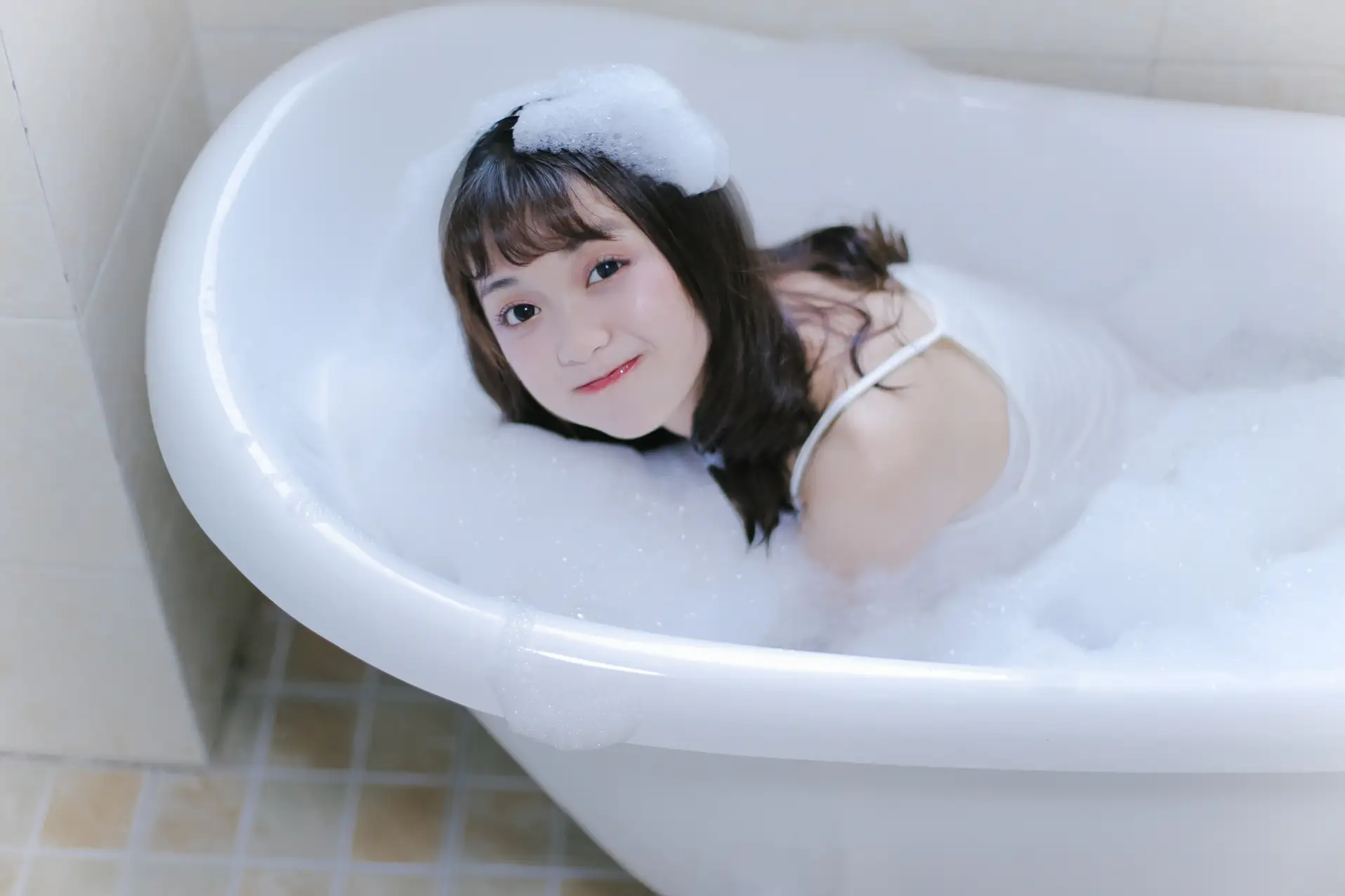 [YITUYU] 2022.08.25 VOL.1788 - Milk Bubble Bath a fish tail#[27P]-25