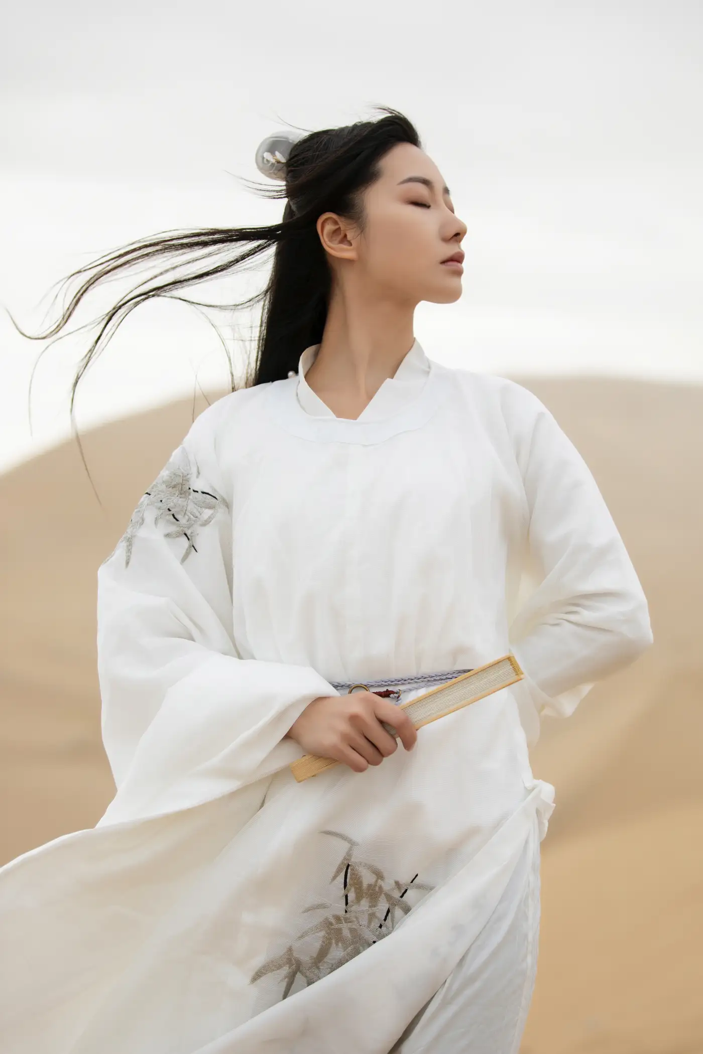 [YITUYU] 2022.09.08 Vol.1897 – The wind rises in the desert Mu Jingshu#[24P]-1